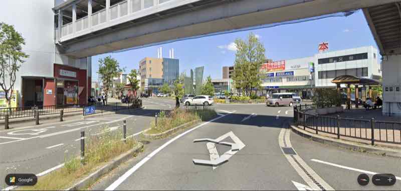 駅周辺の店舗や公共交通機関