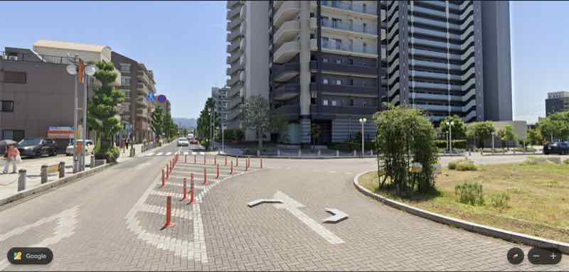 住宅や店舗がある駅周辺の街並み